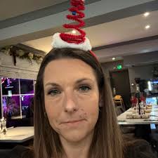 Hi, do any of you know how queue passes work at Paultons Park/ Peppa Pig  World? They were fairly vague about evidence when I emailed too x