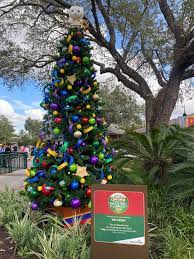 Disney Springs Decorated For Christmas Chip And Company Christmas Decorations Disney Springs Christmas Tree