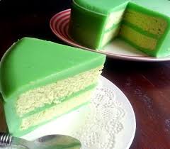 Alright so i was trying to bake some pandan cake a few days back and when i took out my pandan flavouring, i saw that the ingredients were pandan flavour, pg and some water, and i thought 'hey i could actually try. Resepi Pandan Layer Cake