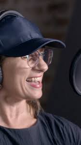 🎬 En el aniversario del nacimiento de la gran poeta paraguaya Josefina  Plá, estrenamos el video clip de su poema “Quisiera” interpretado por la  gran Hilda Lizarazu 🩶 para el disco “La canción de las ...