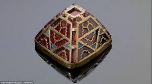 Include the name of the artifact in the title. 4 000 Gold Anglo Saxon Artefacts Examined To Shed Light On Dark Ages Anglo Saxon Sutton Hoo Anglo Saxon History