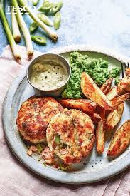 Salmon And Spring Onion Fishcakes Fishcakes Recipes Tesco Real Food Recipe Fishcakes Recipes Salmon Recipes