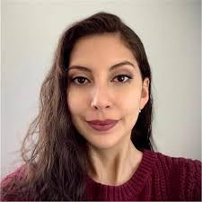 Profesora De Sociología Especializada En Relaciones Internacionales,  Capacitada Para Enseñar A Estudiantes De Todas Las Edades