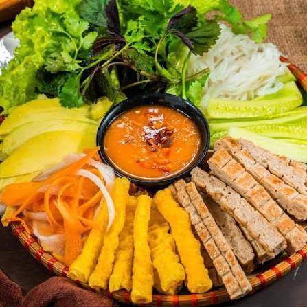 Top 10 quán nem nướng Đà Lạt nổi tiếng được yêu thích