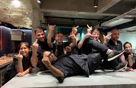 Foo fighters mengawali penampilannya dengan. Gaggan Anand Kochen Mit Knall Bang Boom Bangkok 2