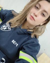 Saludamos con mucho cariño a nuestra Bombera Daryl Benavides con motivo de  su cumpleaños 🎁 🎉 Oficiales, bomberos, bomberas y cadetes te enviamos un  fuerte abrazo en tu día!! 🧡 Feliz Cumpleaños 🎂🎈🎉  @darylj.benavidesrodriguez