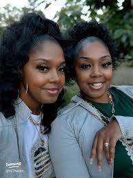 What Makes the Olsen Twins' Fashion Style Iconic?