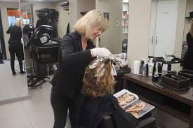 100% coiffure coffret cadeau wonderbox idee relaxation pour 1 a 2 personnes wonderbox vous propose de vivre un reel instant de detente, entre les mains de professionnels. Lisieux Le Salon Normandie Coiffure A Une Nouvelle Gerante Le Pays D Auge