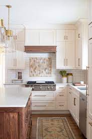 Filter, save & share beautiful kitchen with white backsplash remodel pictures, designs and ideas. Our All Time Favorite Kitchen Backsplash Ideas With White Cabinets