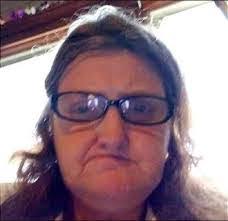 Melissa Hindsley's Instagram, Twitter & Facebook