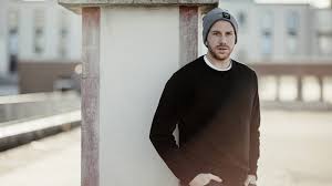 Das haben beide inzwischen via. Lars Tonsfeuerborn Seine Mutter Hat Selbstmord Begangen Kukksi Star News Beauty Und Trends