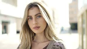 Andrea ble lurt på Tinder: