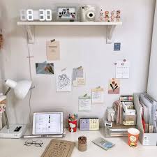 It's hard to design a study space in compact spaces but you can also fit this space with some smart solutions. Pin By Eva On Interior Study Room Decor Minimalist Room Study Desk Decor
