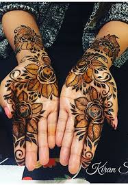 Pin By Harleen Gujral On Pakistani Henna Designs In 2020 Khafif Mehndi Design Mehndi Designs Henna Art Designs