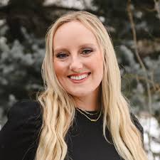 SoOooOo…Matt Stafford's wife Kelly complains about seeing like 2min of  Taylor Swift coverage