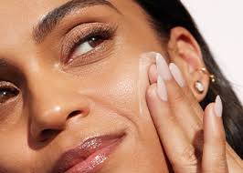 Gesichtspflege am Abend