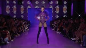 New Trending Gif On Giphy Vogue Fashion Week Vogue Dance Fashion Week