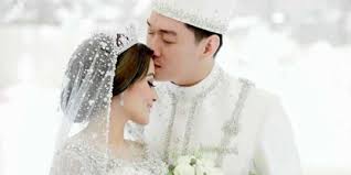 Acara pernikahan sederhana di rumah. Impian Jadi Princess Sehari Terwujud Ini Cerita Di Balik Gaun Pengantin Citra Monica Merdeka Com