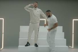 Ideálne miesto, kde sa zoznámiť s novými ľuďmi alebo sa porozprávať so svojimi priateľmi. Azet Zuna Hallo Hallo Prod Jugglerz Video Rap De