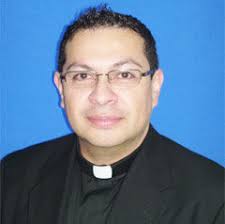 COMUNICADO DESDE RADIO MARIA NY Sentimos mucho el fallecimiento del Padre  Juan Carlos Zapata Quien fue nuestro Director de Radio María New York y  oramos por su alma. Por este medio queremos