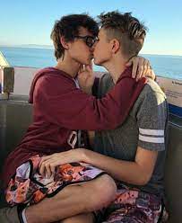 Gay twinks kiss