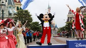 Find theme parks, disney and partner hotels, dining and entertainment. Disneyland Paris Reopens But Mickey Mouse Won T Give Hugs Euractiv Com
