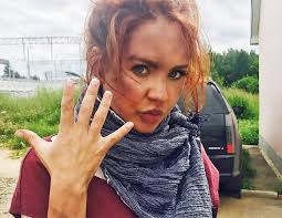 7 390 просмотров четыре месяца назад. Postradavshaya V Dtp Pevica Maksim Posle Propazhi Vnezapno Poyavilas Ee Kak Budto Podmenili