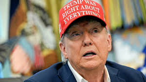 Prince George trop jeune et timide pour le couronnement ? Kate et William  inquiets pour lui...