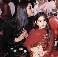 Saif Ali Khan S Divorce From Amrita Singh Blast From The Past Masala Com Saif ali khan was earlier married to actress amrita singh (who is 12 years elder to him), with whom he has 2 children.