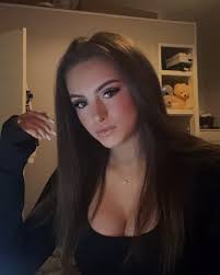 ✨𝐿𝑒𝒶𝒽 𝑀𝒶𝓇𝒾𝑒 𝐹𝓇𝒾𝓉𝒽 ✨ (@leahx2002x) • Instagram photos and  videos