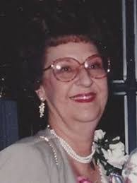 Evelyn Hassett's Instagram, Twitter & Facebook