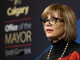 Noreen Meyer's Instagram, Twitter & Facebook