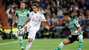 Real madrid won at benito villamarín thanks to a comeback with goals from fede valverde, emerson's own goal and sergio ramos' penalty. Real Madrid Vs Betis Resumen Video Goles Y Mejores Jugadas Del Partido Por Liga Santander Futbol Internacional Depor