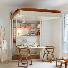 Le lit escamotable est un vrai lit avec un matelas confortable, un lit la nuit et un bureau le jour. Lit Escamotable Lequel Choisir Marie Claire