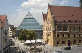 Ulms bedeutung beruhte zunächst auf dem privileg einer königspfalz , einer unterkunft für die mittelalterlichen deutschen könige und kaiser auf. Ulm Detailseite Leo Bw