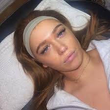 Paige Farr's Instagram, Twitter & Facebook