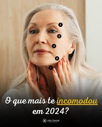 Envelhecimento Natural O processo de #envelhecimento incomoda muito algumas  pessoas, outras, no entanto, lidam super bem com ele. É o caso do talentoso  ator #jimparsons . A comparação dessas fotos, com cerca