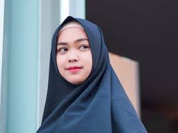 Terkait panggilan itu, ria ricis menegaskan berasal dari sebuah aplikasi. Batal Nikah Dengan Reza Surya Ria Ricis Gandeng Harris Vriza