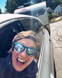 I PULLED THE CAMPER!! I still can't believe it. After 4 years of  not-daring, I finally dared. When I got in the driver's seat, my heart  started racing... before I even hit