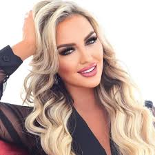 Jennifer Eckhart's Instagram, Twitter & Facebook