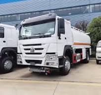 Customized New 8cbm Sinotruck HOWO 4X2 Fuel Tank Truck Oil Diesel Tanker  Truck Mobile Oil Dispenser