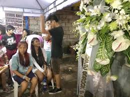 Its flowers are large and entirely white or white on the outside and yellow at the center… in the philippines and in some other countries, kalatsutsi flowers are offered to the dead. Dick There Are No Ejks In The Philippines Gordon Sends Flowers To Kian S Wake Philippines