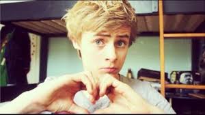 Diseñadora: Sarah Sarah Catalan Calatayud Maquillaje y peluquería: Eleh  Nika Modelo: Maria Armero Fotografa: Sonia sabnani