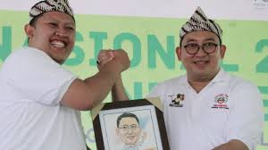 Fadli zon berasal dari partai gerindra sementara fahri hamzah berasal dari partai keadilan kekompakan dua politikus muda ini ternyata sudah terjadi sejak muda. Fadli Zon Dorong Generasi Muda Ri Jangan Malu Jadi Petani
