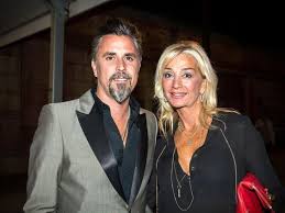 Way back in 2011, aaron had started his own shop, named main street shop, and after leaving the gas monkey garage and fast n' loud, aaron was able to get his own show shifting gears with aaron kaufman. Richard Rawlings Ehefrau Vermogen Grosse Tattoo Herkunft 2021 Taddlr
