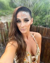 Vicky Dolan's Instagram, Twitter & Facebook