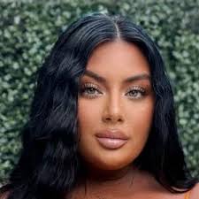 Ashley Bova's Instagram, Twitter & Facebook