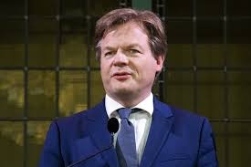 Bij pauw schuiven de kamerleden renske leijten (sp) en pieter omtzigt (cda) en poltiek verslaggever. Pieter Omtzigt Ziek Van Teleurstelling Wel Nl