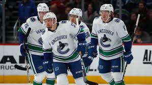 Il a amassé 2 buts et 14 passes et 41 matchs avec les canucks l'an. Red Wings Acquire Defenseman Alex Biega From Canucks