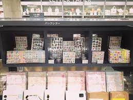 新しい銀座ロフトでパインブックの人気商品 アクアデザイン シリーズでコーナー展開しています レター売場の一角で紹介していただいているので 有楽町 銀座へお越しの際は是非お立ち寄りください アクアデザイン シリーズ展開 銀座ロフト パインブック 女子